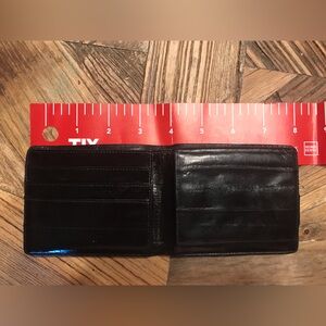 100% Eel skin bifold wallet